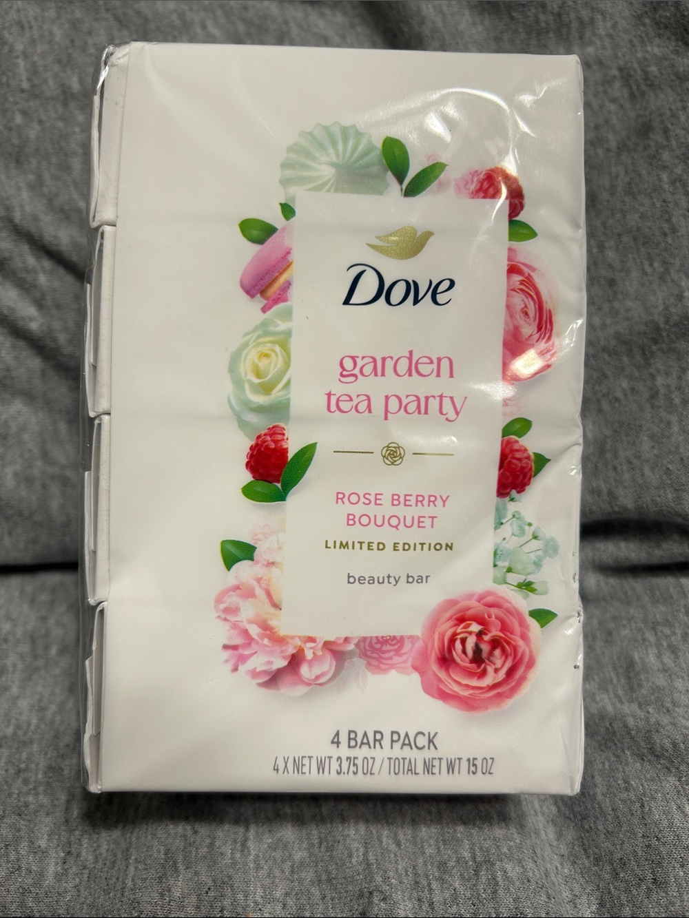 Dove Garden Tea Party Rose Berry Bouquet Beauty Bar - White